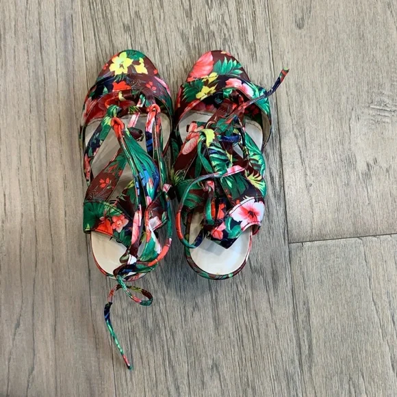 Cinderella of Boston Tropical Lace-Up Stiletto Heels in Green and Pink Size 4.5W - Picture 6 of 6